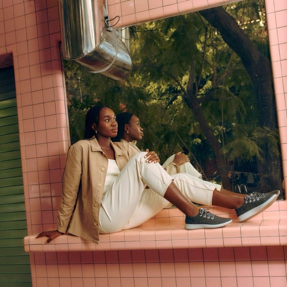 ALLBIRDS | Women’s Wool Runners Grey Sneakers - Picture 2 of 10